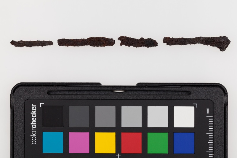 Szpila żelazna z główką półkulistą, trzonku okrągłym