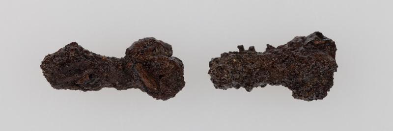 Para bransolet kolistych z końcami dochodzącymi do siebie