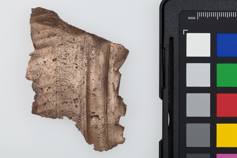 Fragment naczynia brązowego