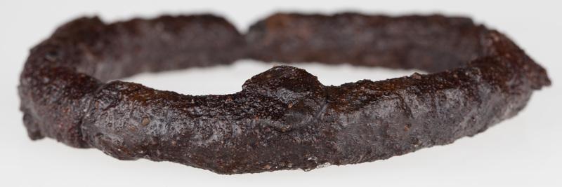 Para bransolet kolistych z końcami dochodzącymi do siebie