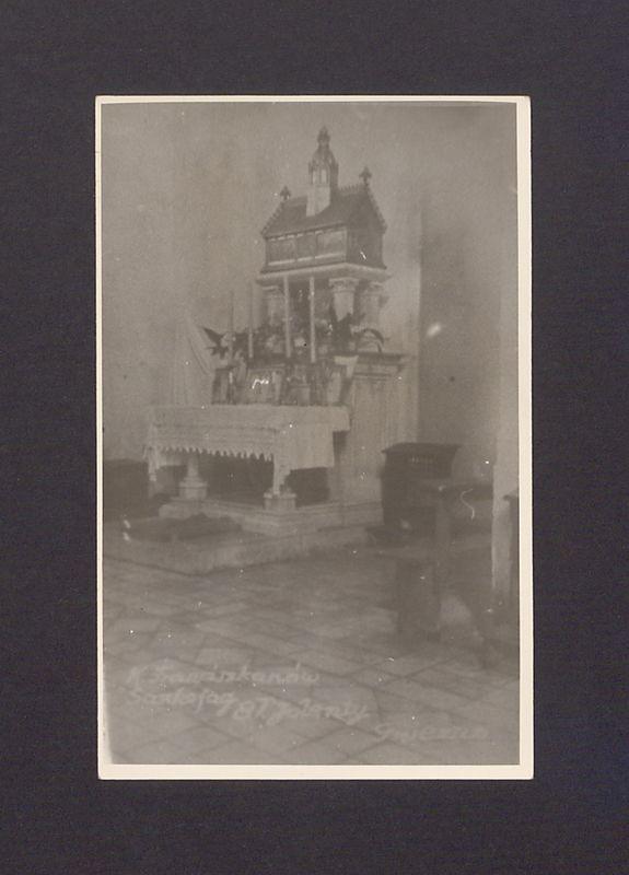 Kościół franciszkanów w Gnieźnie. Sarkofag bł. Jolenty.