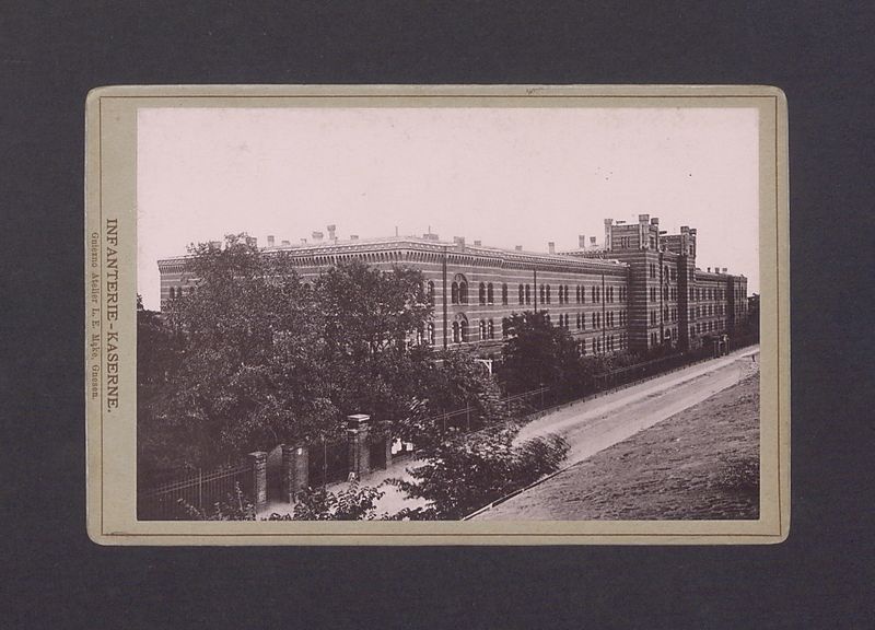 Koszary piechoty przy ul. Chrobrego w Gnieźnie.