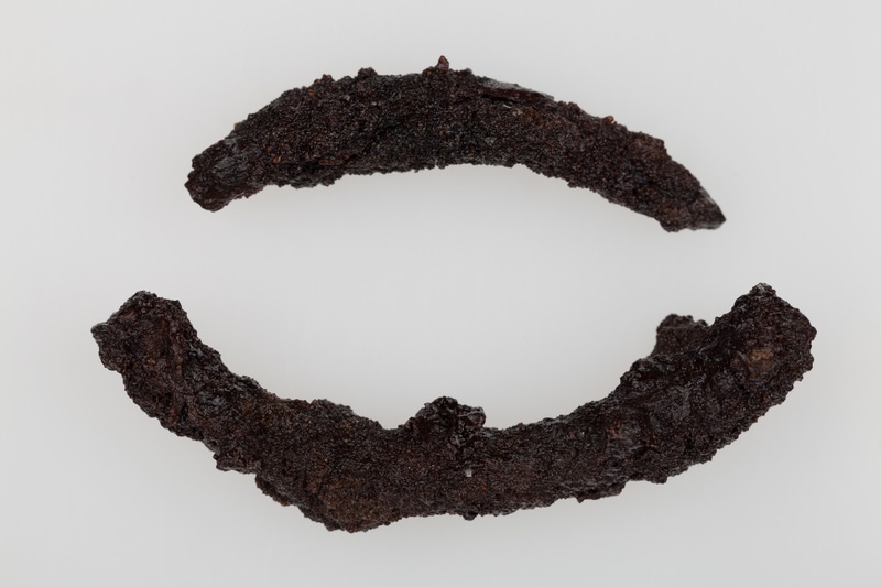 Fragmenty kółka żelaznego