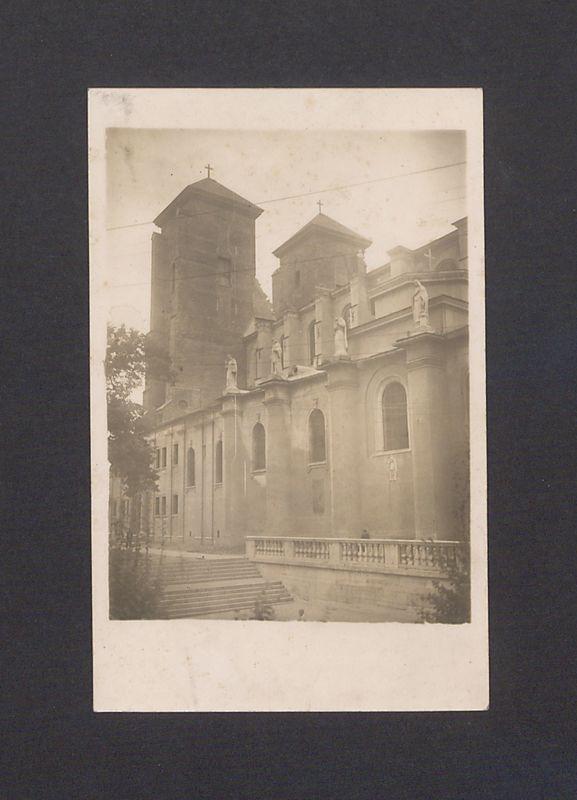 Katedra od południowej strony.