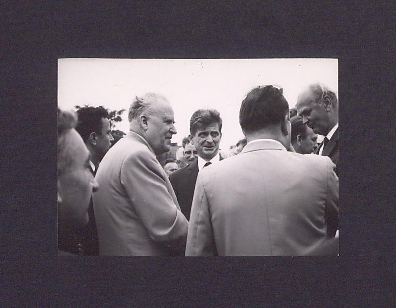 25-lecie Polskiej Rzeczypospolitej Ludowej. Grupa uczestników uroczystości.