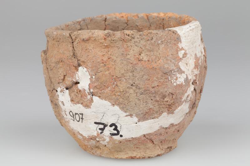 Wtórnie przepalone naczynie  w kształcie garnka jajowatego