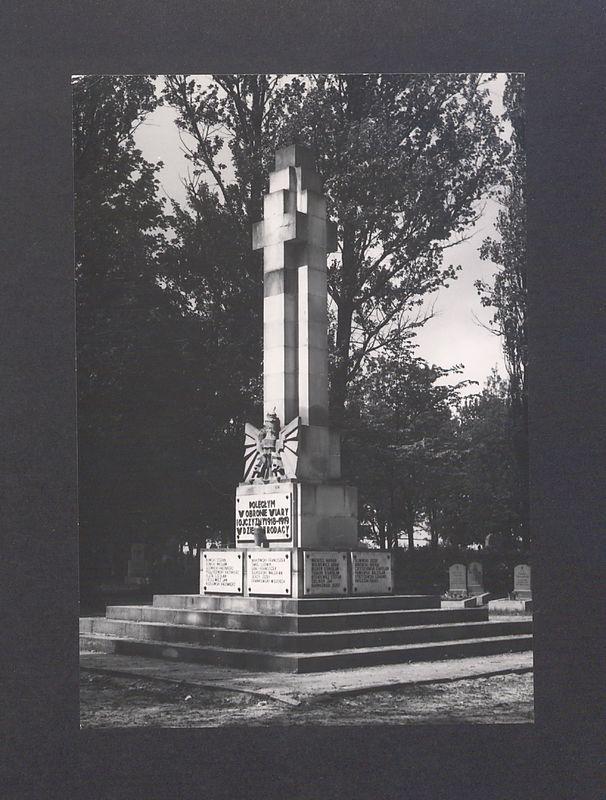 Pomnik poległych powstańców wielkopolskich.