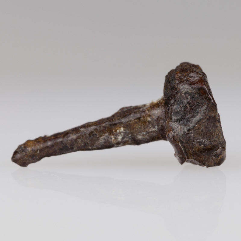 Nit żelazny z główką