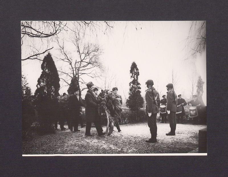 Wizyta żołnierzy radzieckich. Cmentarz św. Piotra.