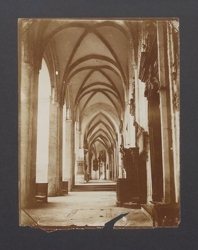 Południowa nawa w katedrze.