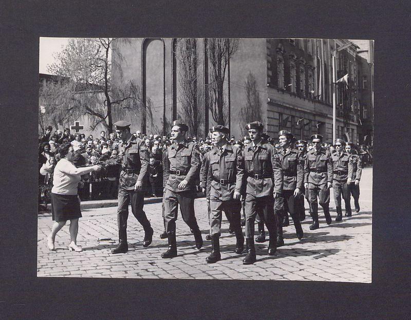 1 Maja 1972 r. w Gnieźnie. Ul. Chrobrego.