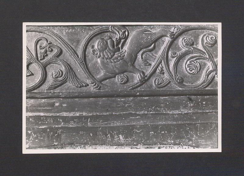 Fragment bordiury z drzwi spiżowych (Drzwi Gnieźnieńskich).