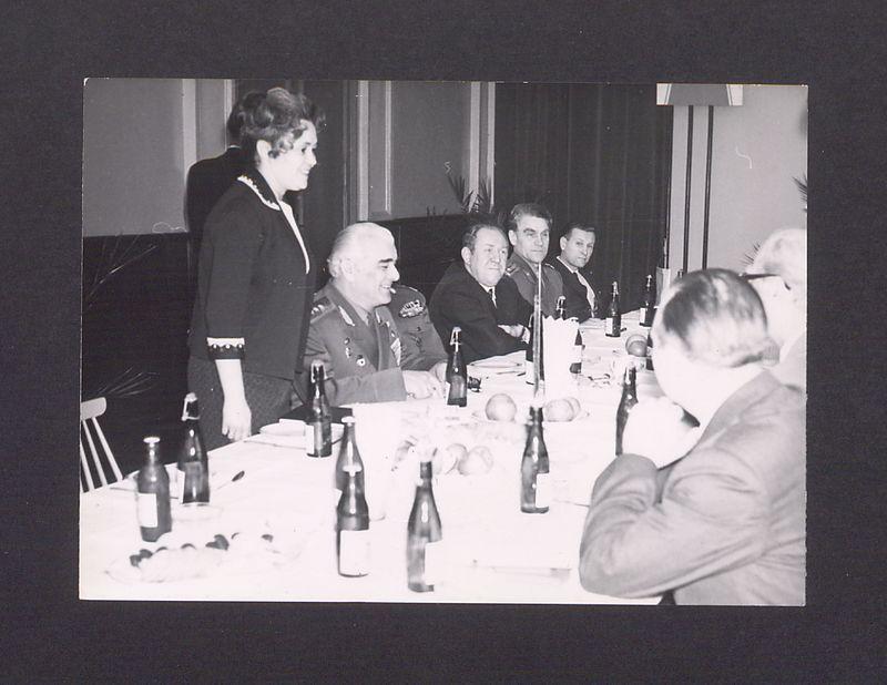 Wizyta żołnierzy radzieckich. Komitet Miejski PZPR.