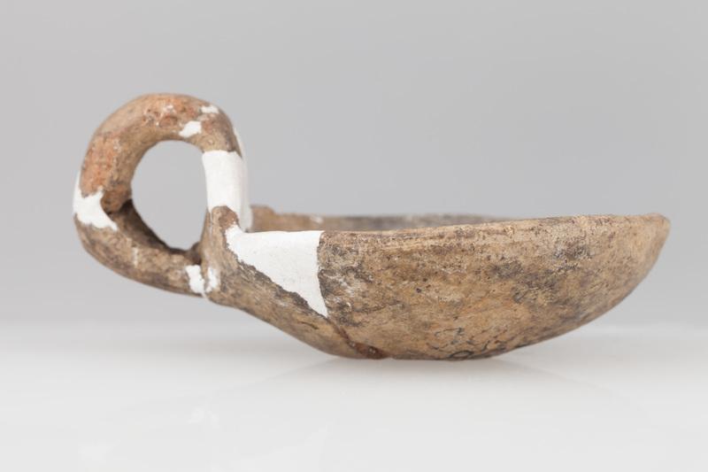 Miniaturowy czerpak półkulisty z taśmowatym uchem