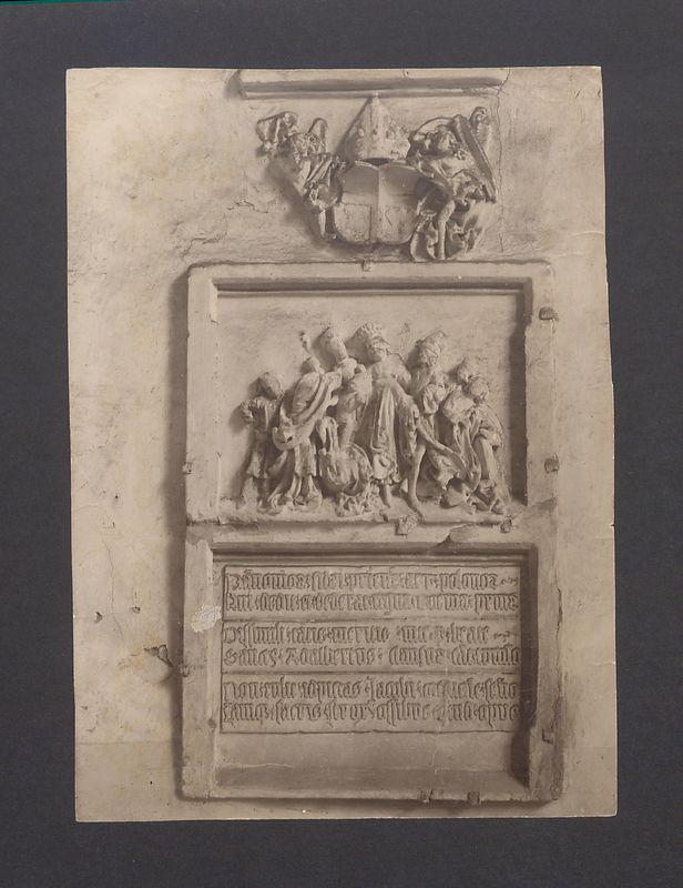 Fragment nagrobków arcybiskupa Jakuba z Sienna i św. Wojciecha.