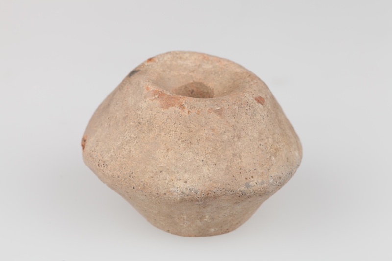 Gliniany, dwustożkowaty przęślik