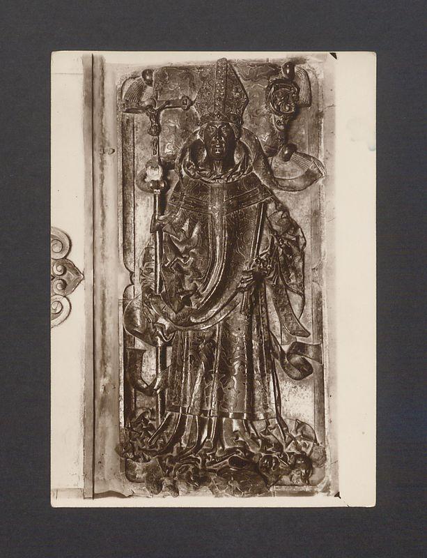 Płyta z postacią św. Wojciecha z jego nagrobka.