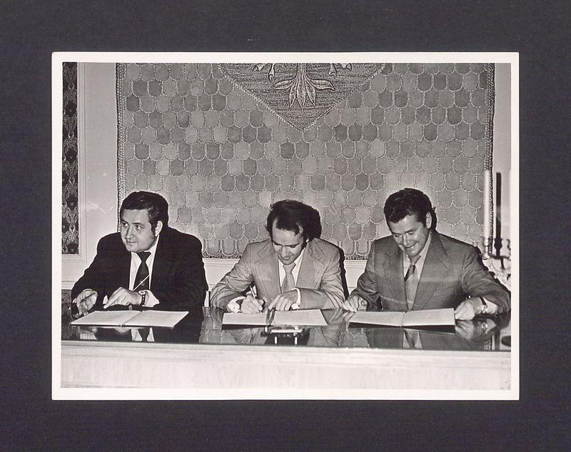 Podpisanie porozumienia z Filharmonią Poznańską w Gnieźnie w Pałacu Ślubów.