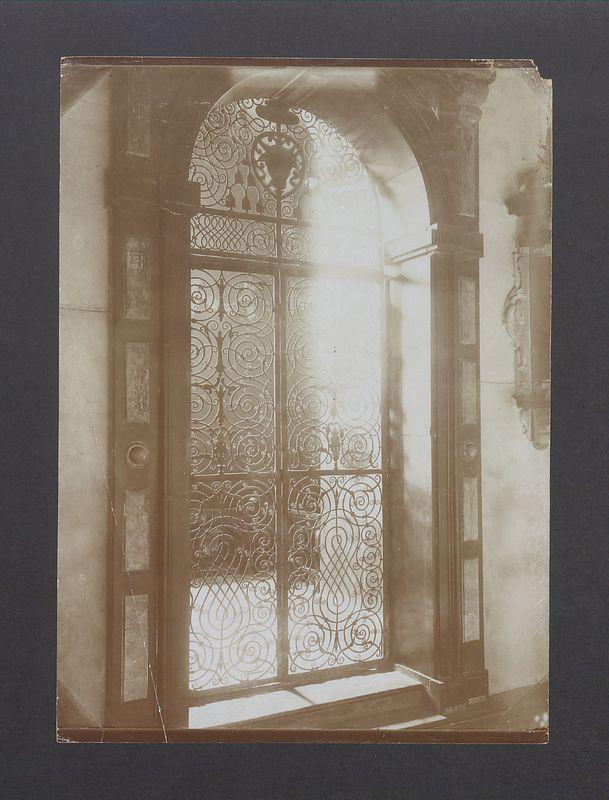 Krata w kaplicy Kołudzkich w katedrze.