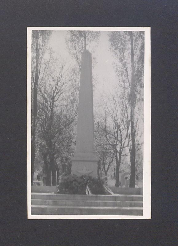 Pomnik poległych w II wojnie światowej.