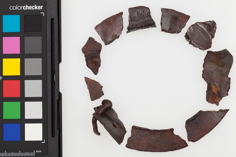 Umbo silnie zniszczone