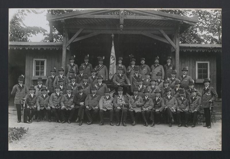 Członkowie Bractwa Kurkowego.