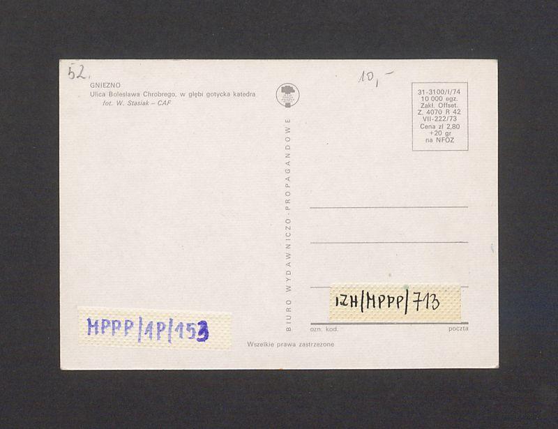 Ul. Chrobrego, w głębi gotycka katedra.