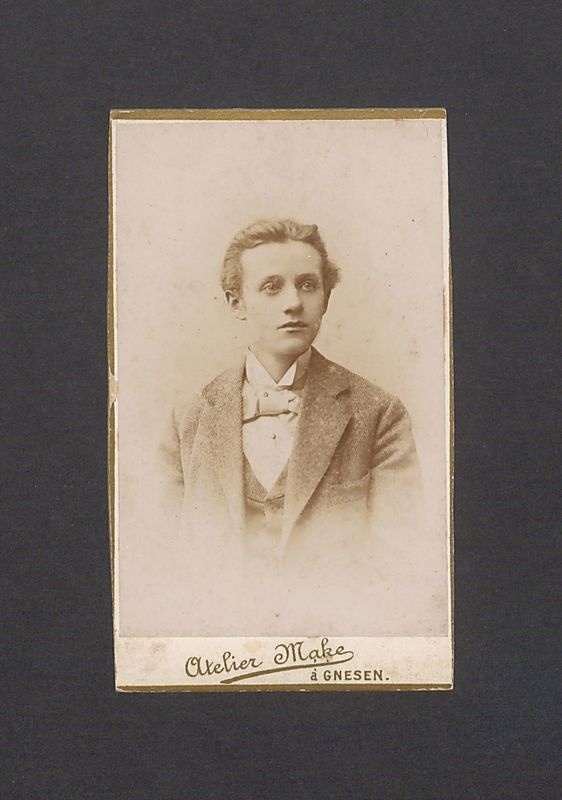 Portret młodego mężczyzny.