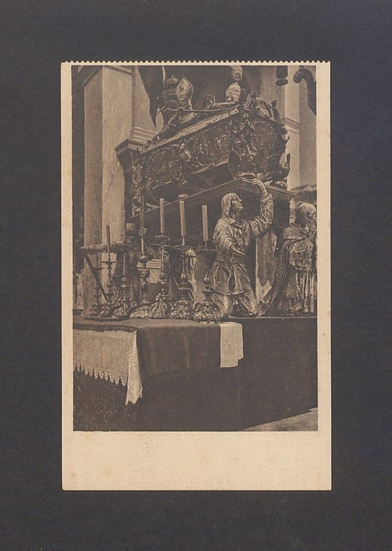 Fragment grobu św. Wojciecha w katedrze.