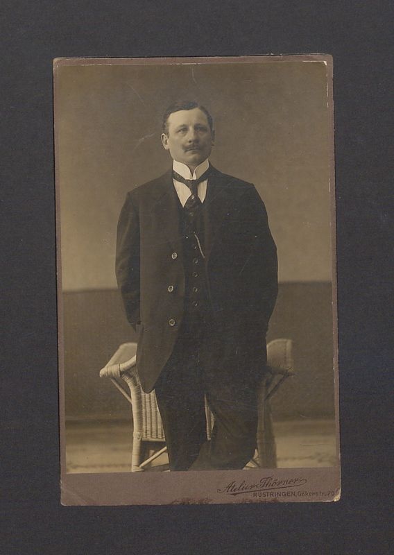 Portret Albina Hassa.