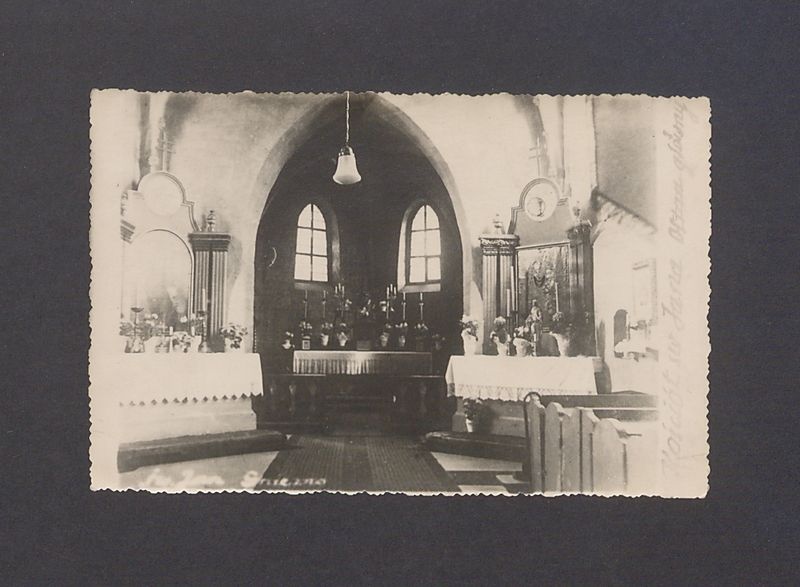 Kościół pw. św. Jana, ołtarz główny i dwa boczne.