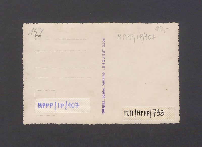 Kościół pw. św. Jana, ołtarz główny i dwa boczne.