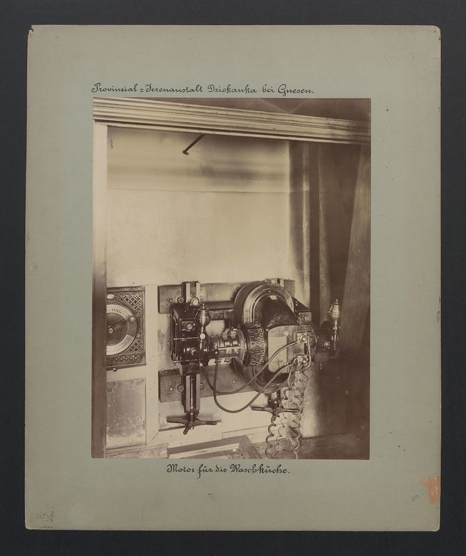 Gniezno – Dziekanka. Motor elektryczny zasilający urządzenia do mycia naczyń kuchennych. 