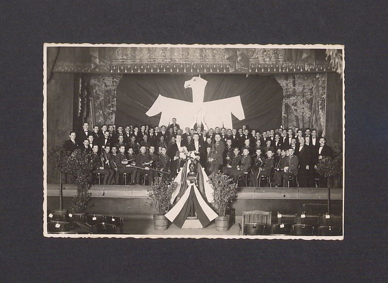 Chór „Dzwon” z orkiestrą wojskową 69 Pułku Piechoty.