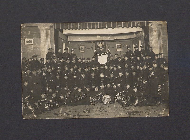 Fotografia pamiątkowa 69 Pułku Piechoty w rocznicę powstania styczniowego.