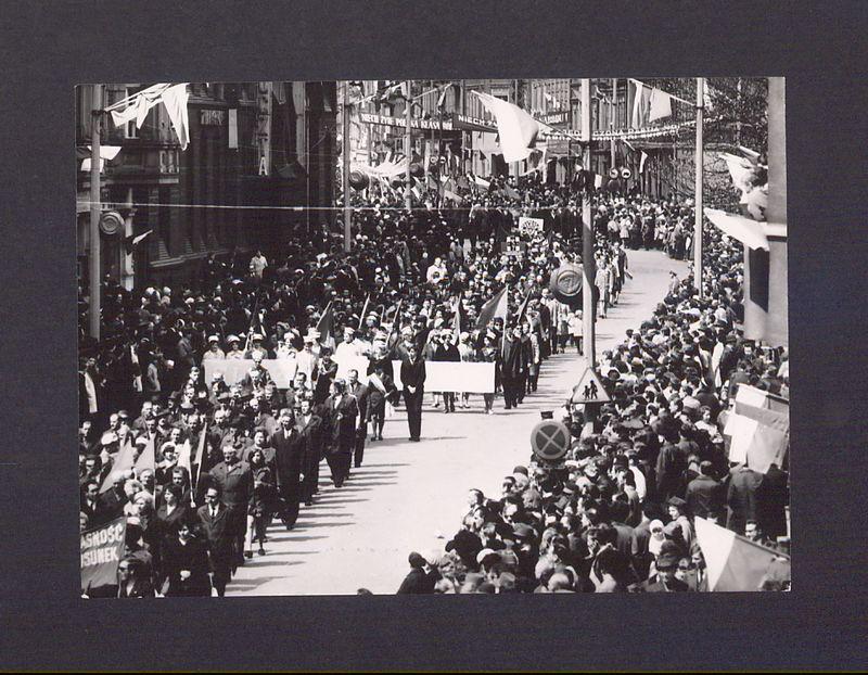 Obchody 1 Maja 1970 r. Pochód.
