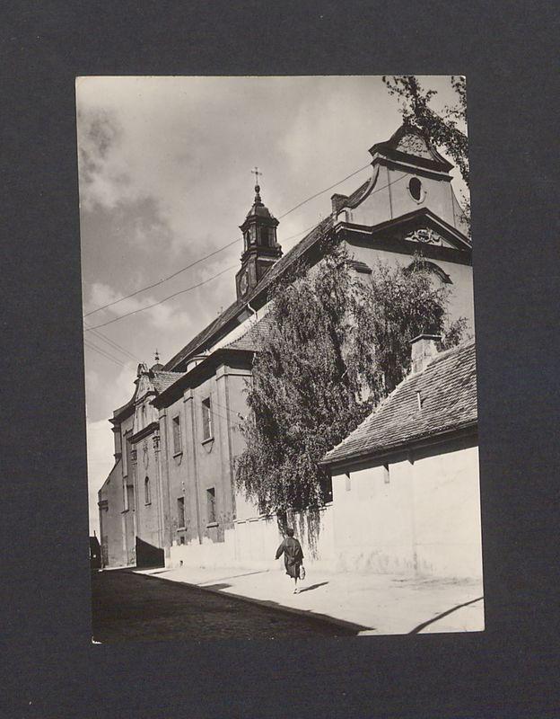 Wczesnogotycki kościół franciszkanów przebudowany w XVIII w.