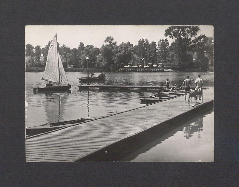 Kąpielisko nad jeziorem Jelonek w Parku Piastowskim.