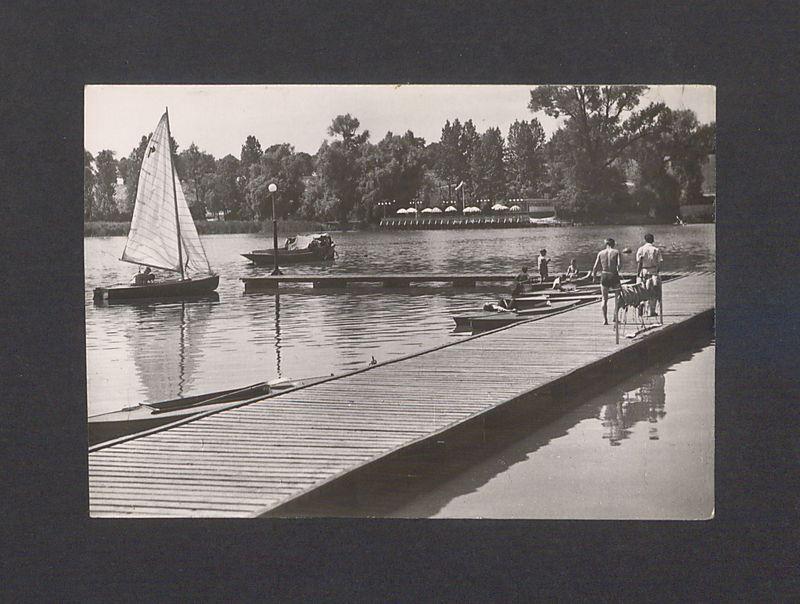 Kąpielisko nad jeziorem Jelonek w Parku Piastowskim.