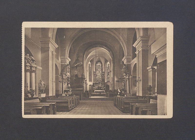 Wnętrze Fary z widokiem na wielki ołtarz.