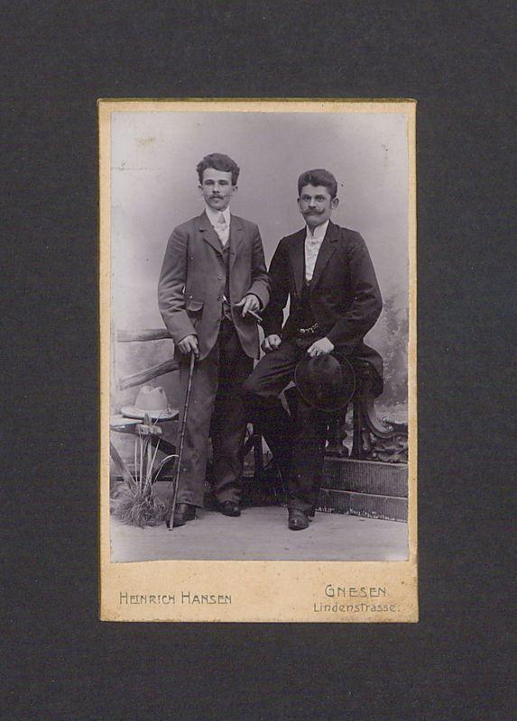 Portret dwóch mężczyzn.