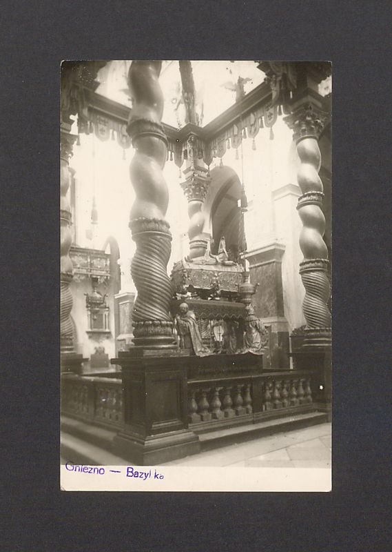 Konfesja św. Wojciecha w katedrze.