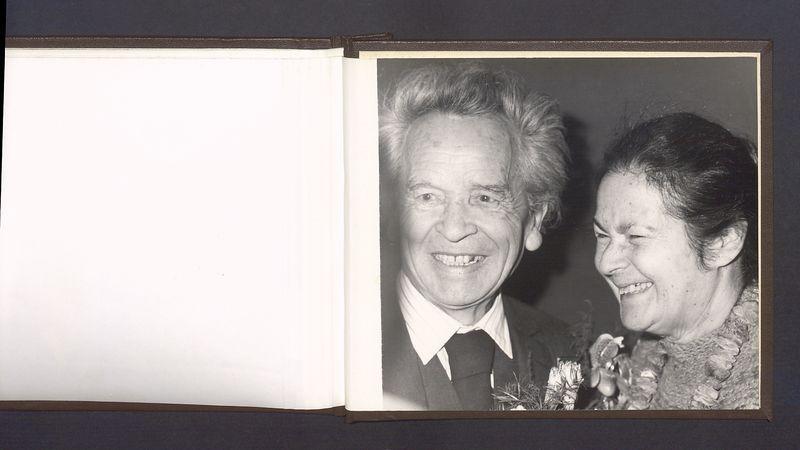 Album pamiątkowy z obrazujący uroczystość z okazji 80-lecia urodzin T. Kulisiewicza, cz. 2