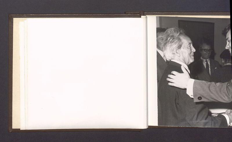 Album pamiątkowy z obrazujący uroczystość z okazji 80-lecia urodzin T. Kulisiewicza, cz. 1