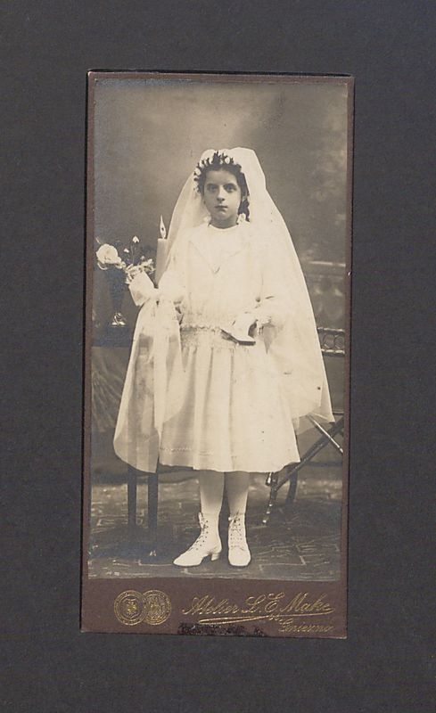 Portret komunijny Tekli Scholtz.