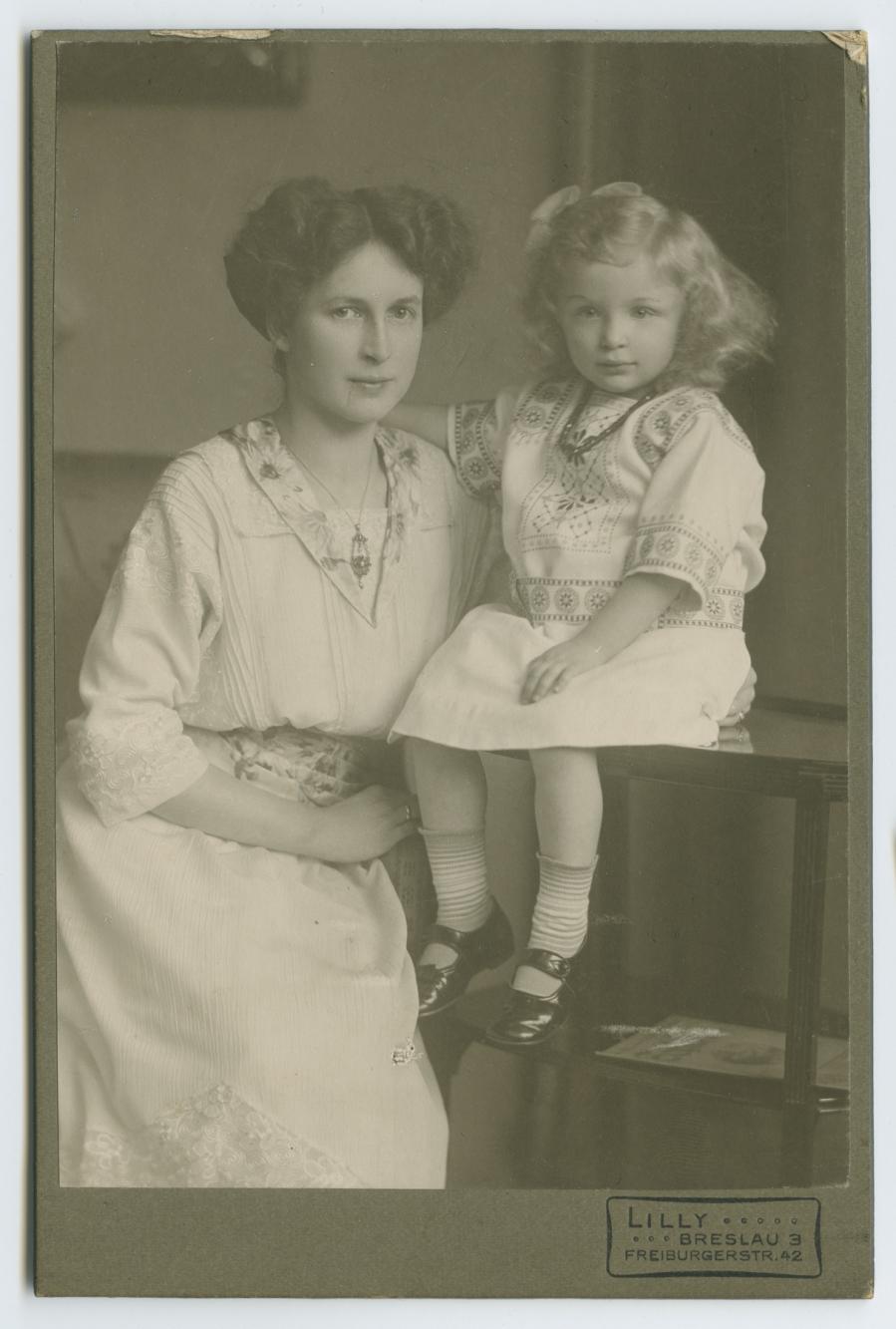 Portret kobiety z dzieckiem