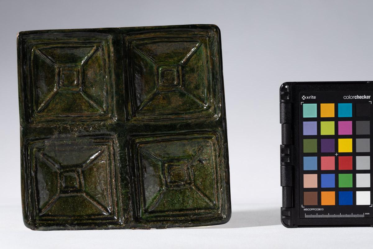 Kafel z motywem czterech kasetonów