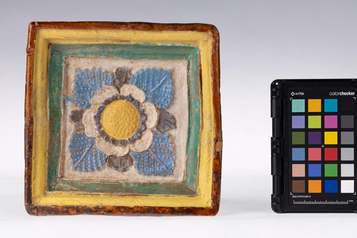 Kafel z rozetą kwiatową