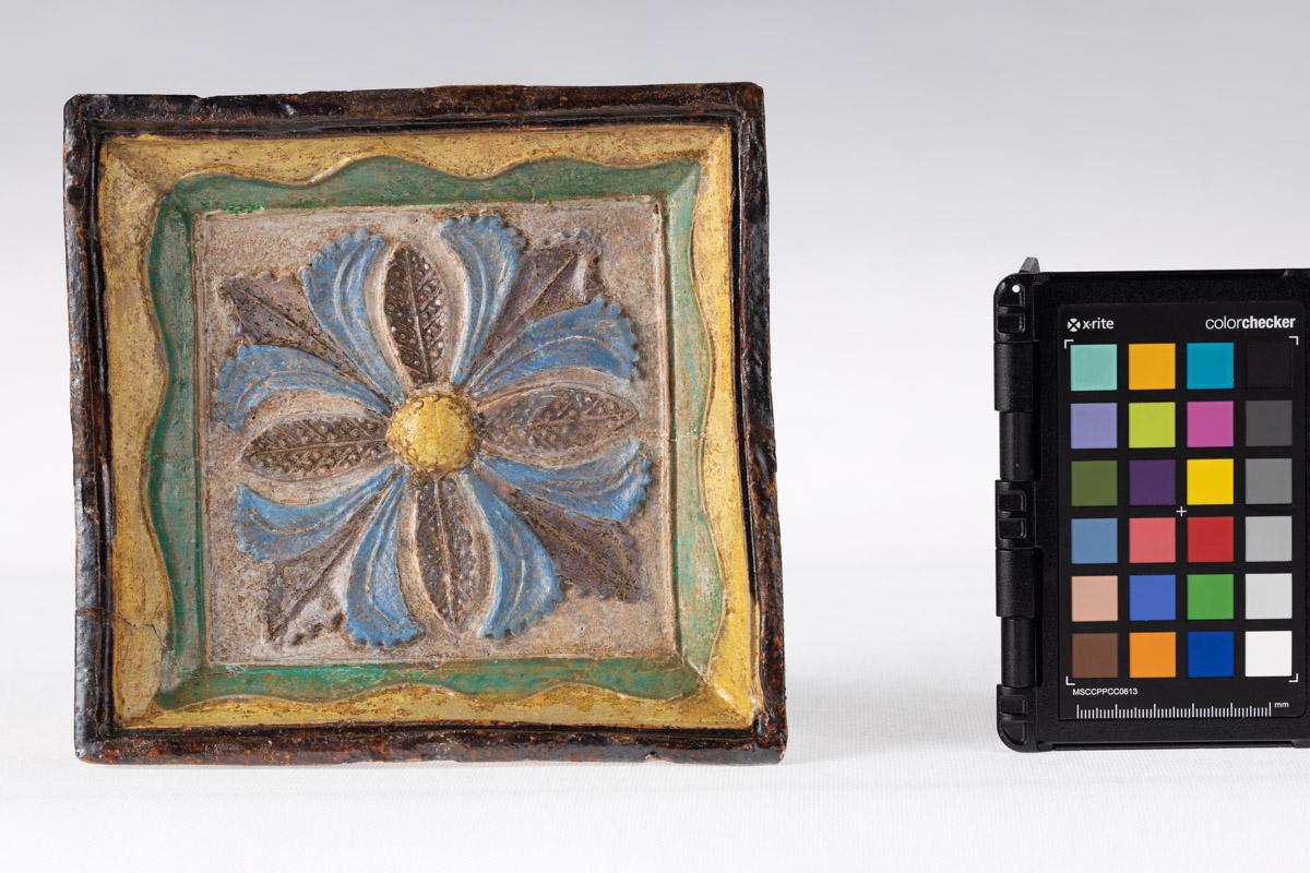 Kafel z rozetą kwiatową