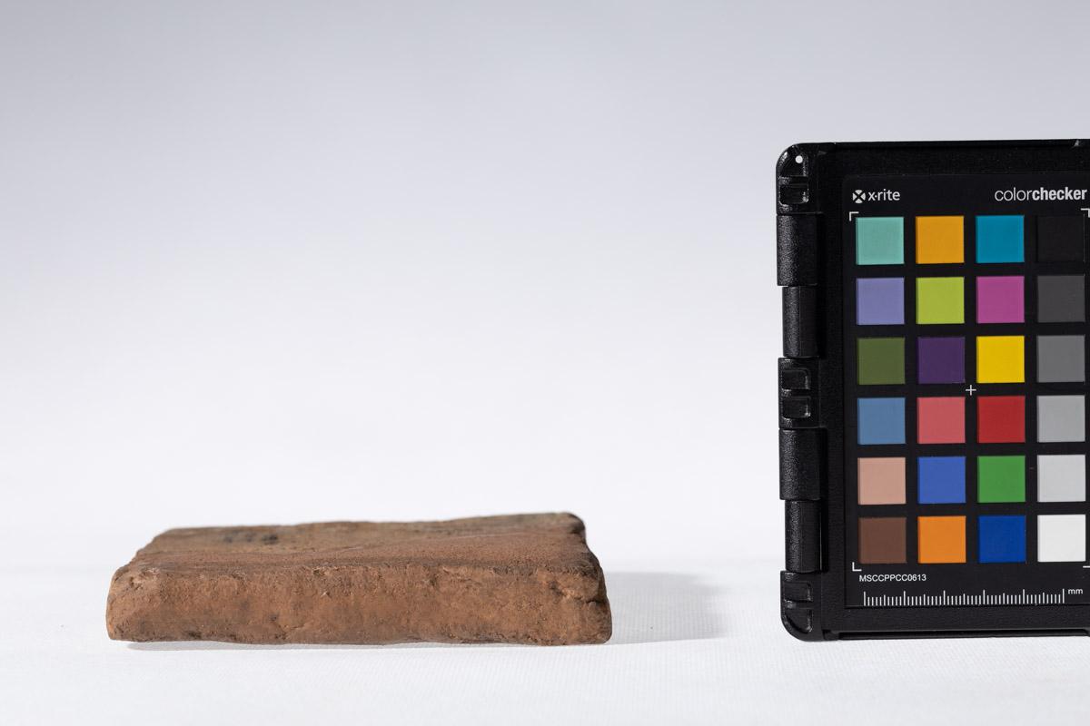 Płytka z wyobrażeniem ptaka